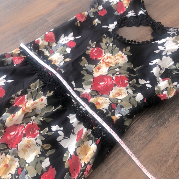 Long Floral Maxi High/Low Dress w. Beautiful Lace - Picture 7 of 9